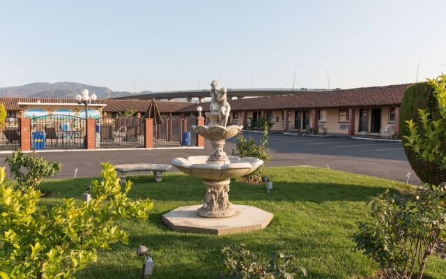 Wine Valley Lodge