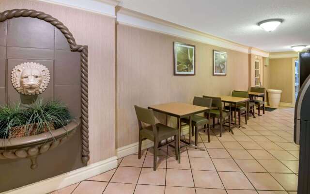 La Quinta Inn by Wyndham San Antonio Market Square