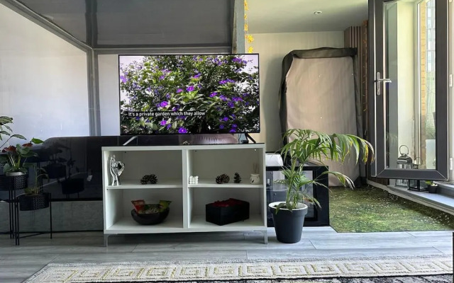Unique Penthouse With Jacuzzi & Garden