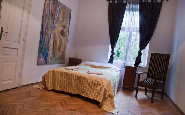 Silver Wolf Apartments