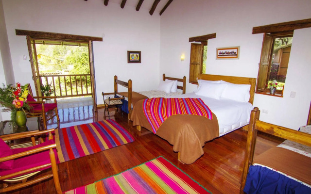 Lizzy Wasi Urubamba