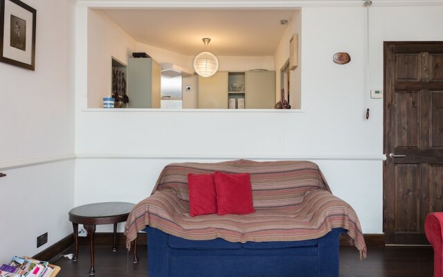 Central London Apartment With a Balcony