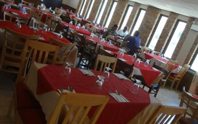 Empress Inn and Suites by The Falls