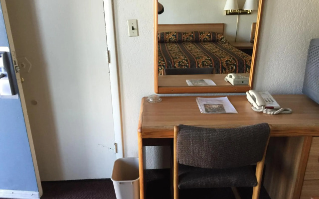 E-Z 8 Motel Phoenix Airporter