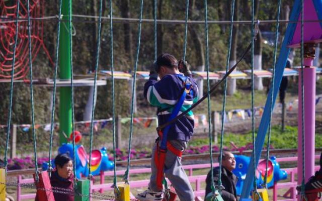 Huyun Mountain House