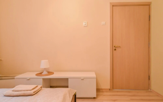 FM Deluxe 2-BDR Apartment - DOM