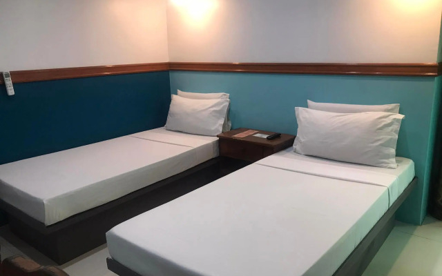Garnet Hotel