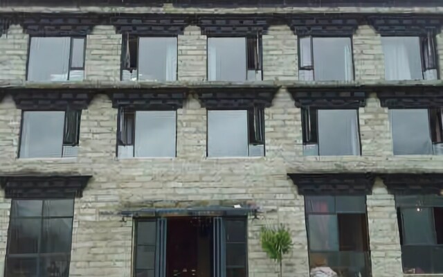 Zhaxi Zhuomu Hotel