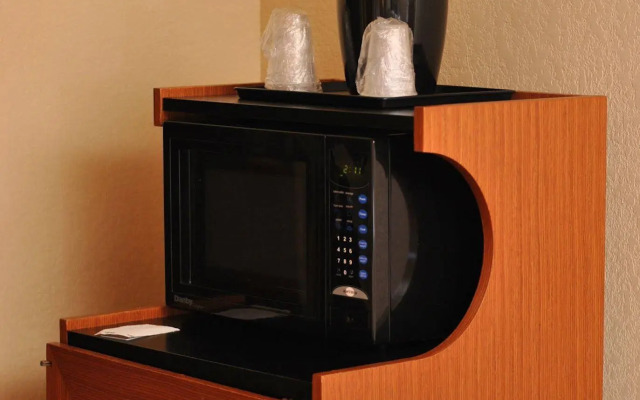 Atrium Hotel and Suites DFW Airport South