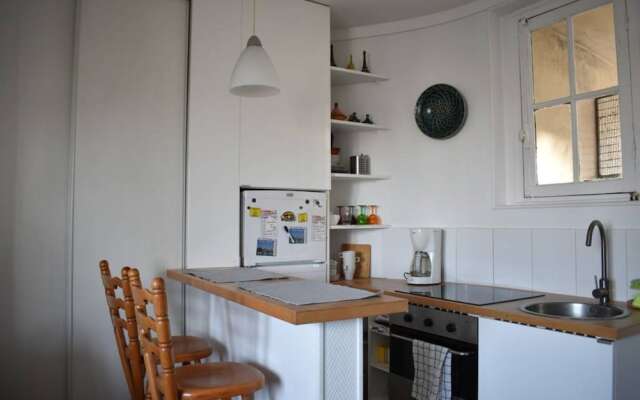 1 Bedroom Apartment With Amazing Views in Paris