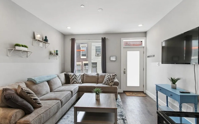 Luxury Roofdeck Retreat 4-bdrm Near Penn Chop
