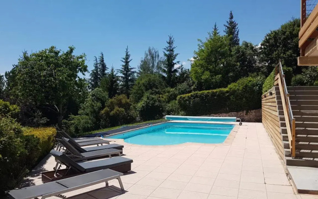 Aux chataigniers alpins