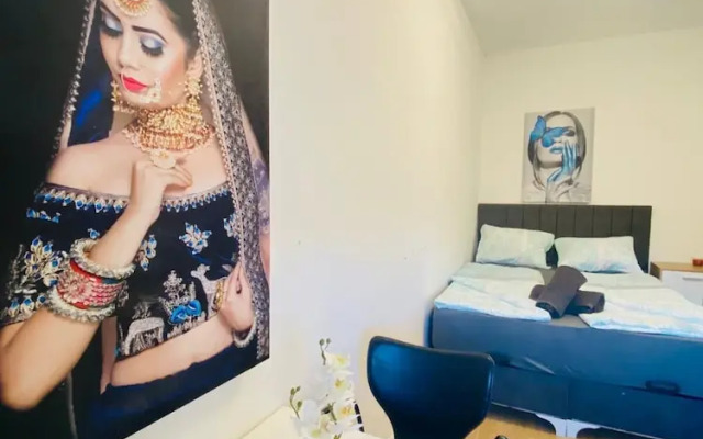 Spacious 4BR for 15 & 15 Min to Danube