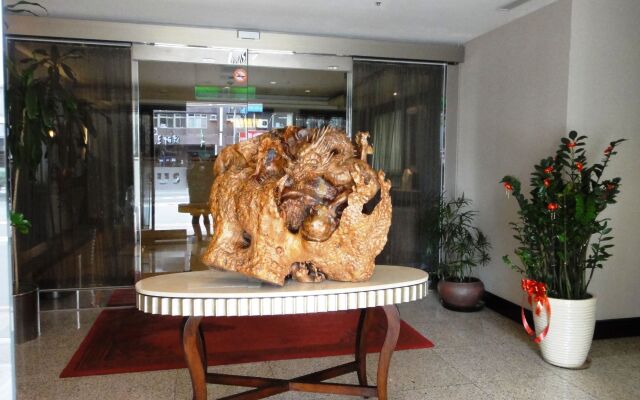 Nisus Hotel