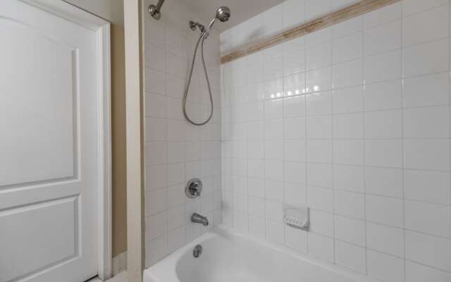 Amazing 2Br Condo in Brickell W Pool