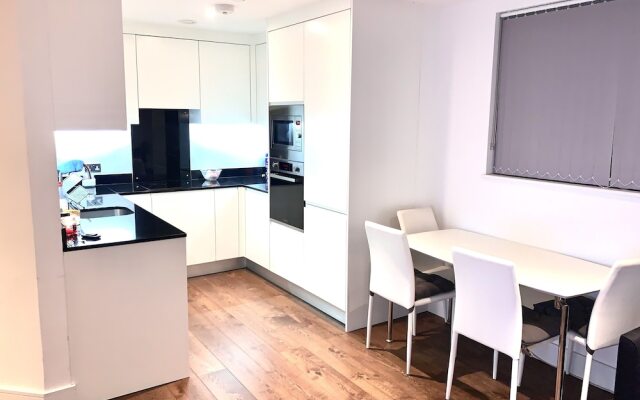 Stunning 1-bed Apartment in London Royal Excel