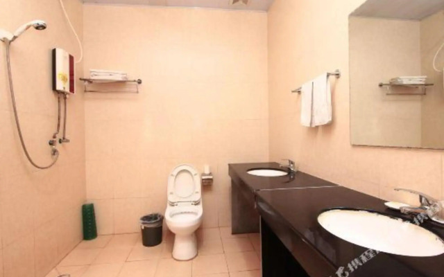 Zhonghui Fishing Village Hotel (Rizhao Wanpingkou Seaside Scenic Area)