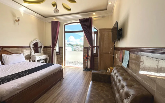 Capital O 1198 Dinh Loan Hotel