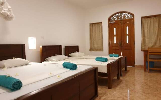 Rupa's Hotel Arugambay