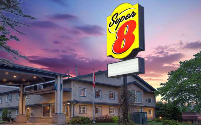 Super 8 by Wyndham Sault Ste Marie On