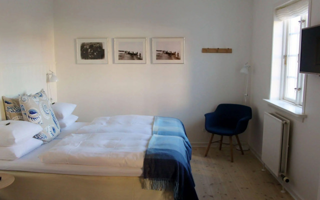 Ruths Hotel