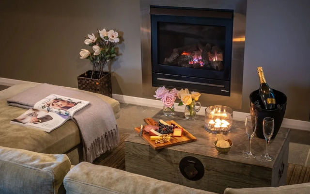 Woodhouse Mountain Lodge