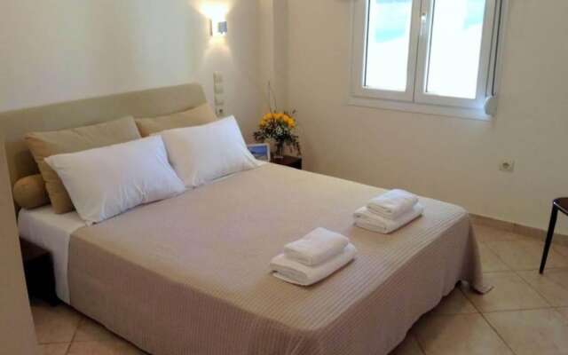 Melitini in Souda With 7 Bedrooms and 6 Bathrooms