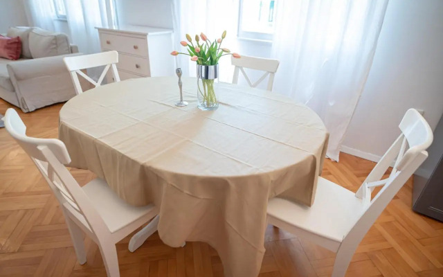 Franco’s spacious residence - great location