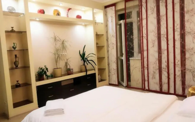 Прекрасная квартира в г. Алматы вдоль набережной