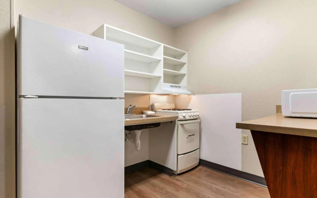 Extended Stay America Select Suites St Louis Earth City