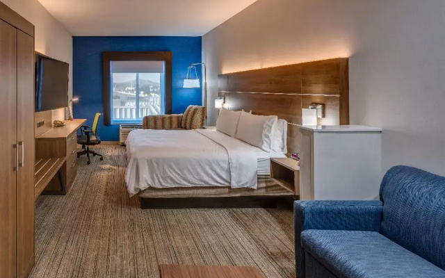 Holiday Inn Express And Suites - Reno Airport