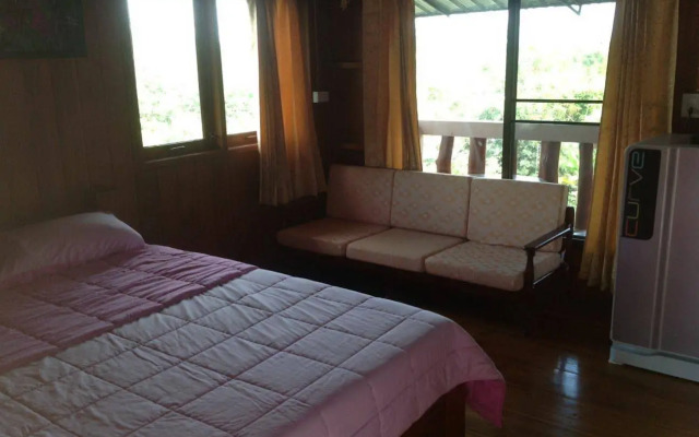 Settee Homestay
