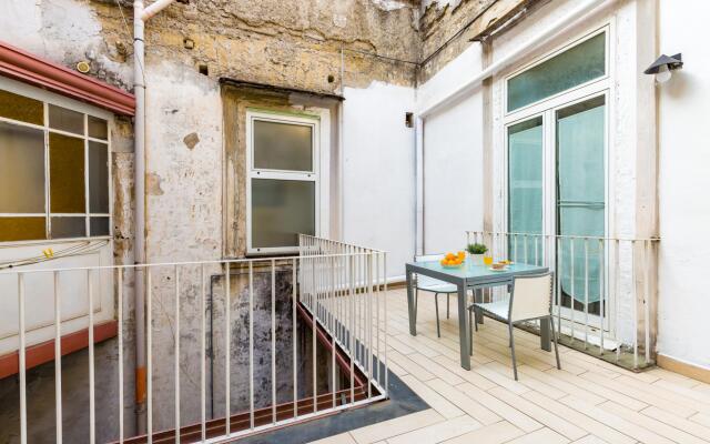 Apartment With Balcony in Palazzo Diaz by Wonderful Italy
