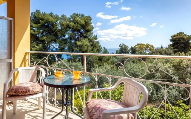 Alexandros Studios And Apartments