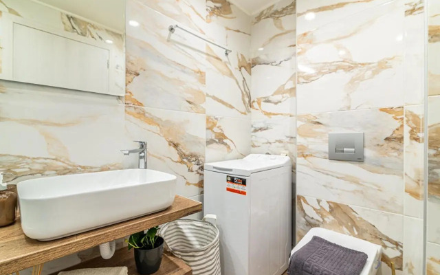 Cozy House with Pool and Breakfast near Beach