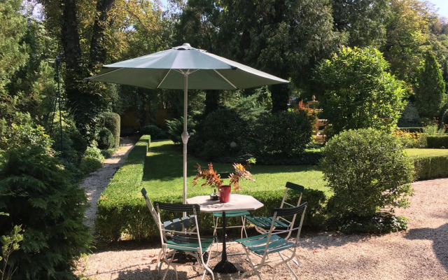 Buda Hills villa apartment