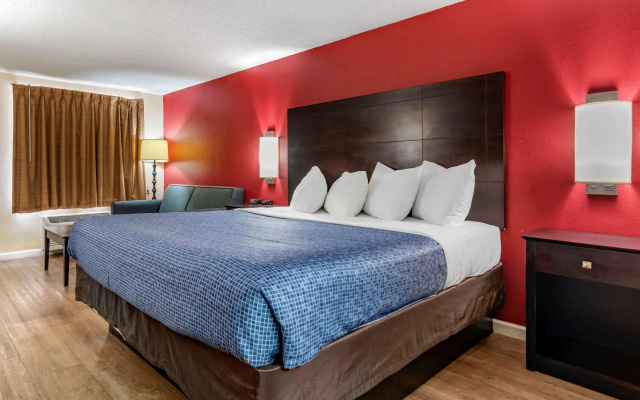 Econo Lodge Oxford near Choccolocco Park