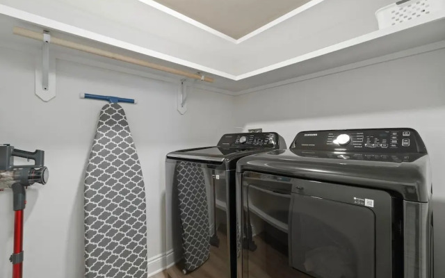 Shipwatch Riverside E104