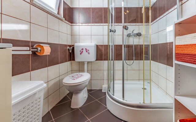 Amazing Apartment in Medulin With 2 Bedrooms and Wifi