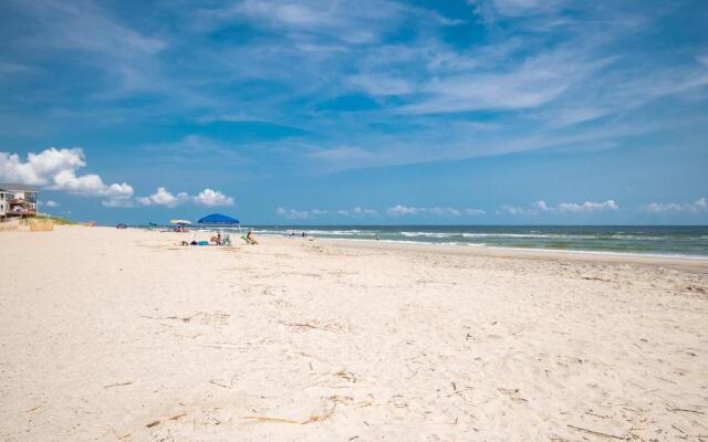Just Beachy by Oak Island Accommodations