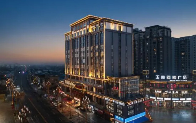 Mengding Cloud Hotel