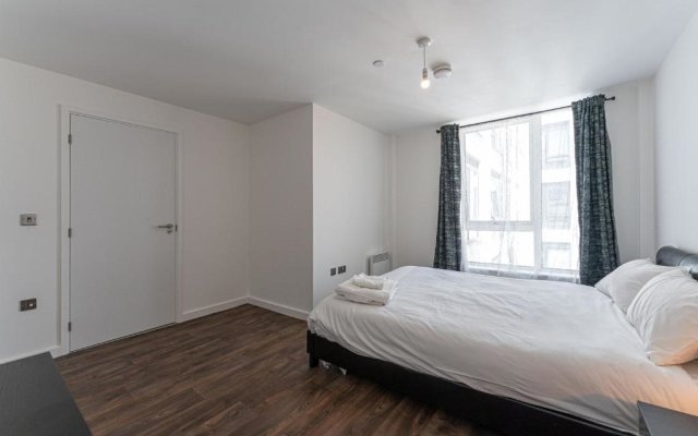 Contemporary 2 Bedroom Apartment - Birmingham City Centre - Digbeth Bullring Coach Station