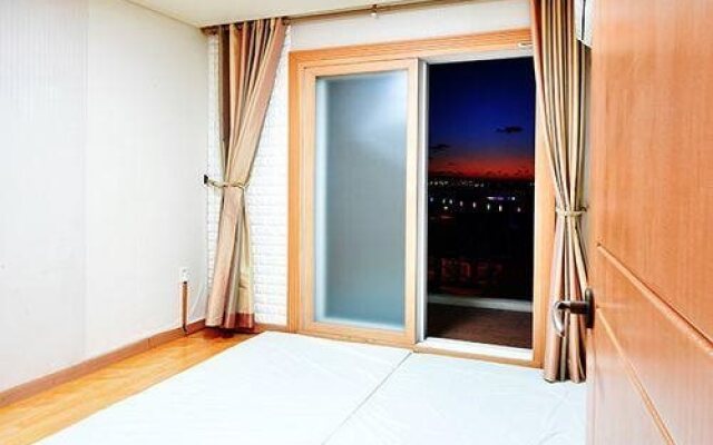 Jejusunset Lodge Pension