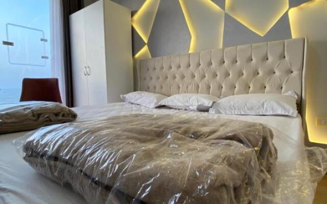 Hyat Suite & Private Rooms