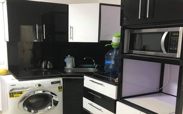 Cozy Pool Level 1-bed Apartment