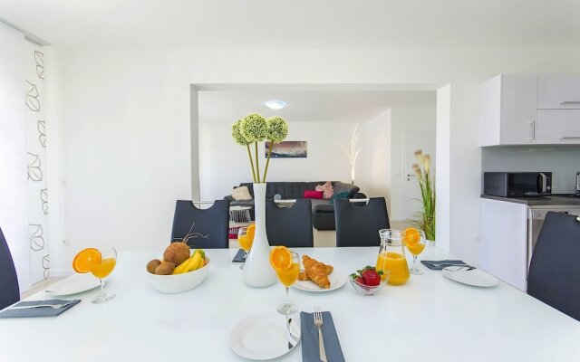 Apartments Villa V