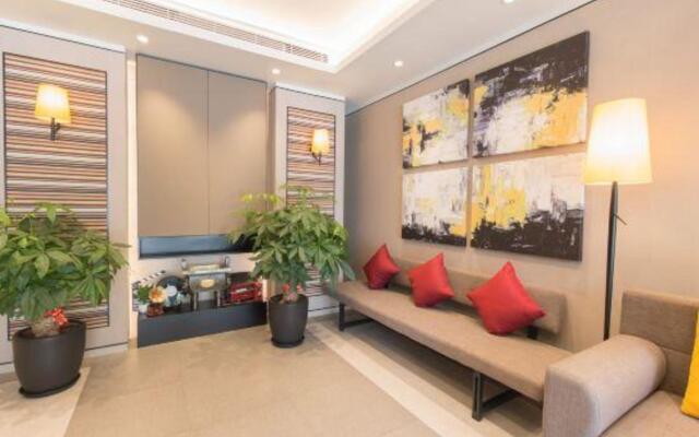 Seasonal Collection Hotel (Shanghai Zhoupu Wanda Plaza)