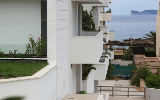 Calabona's promenade apartment