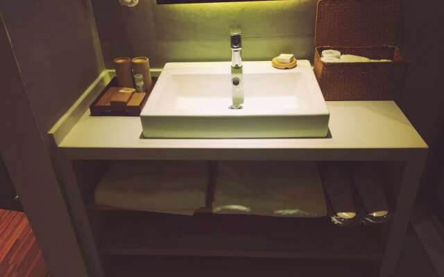 Taihu Baopu LingXia Inn