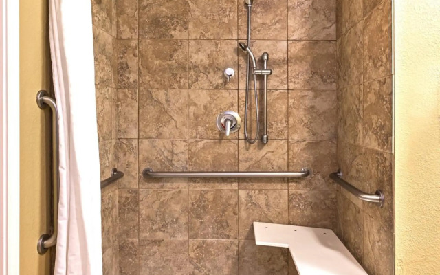 Candlewood Suites Pearland by IHG